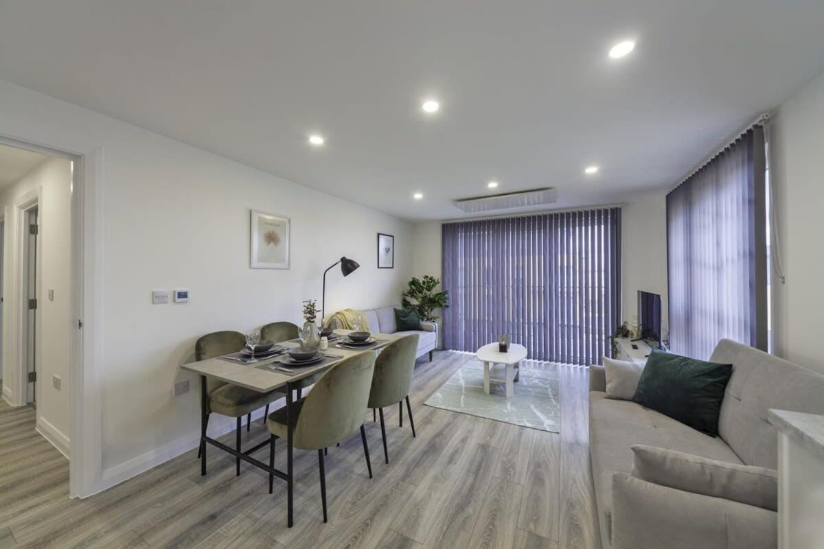 Modern And Bright 2 Bed Apartment In Ashford Ashford  Exterior photo